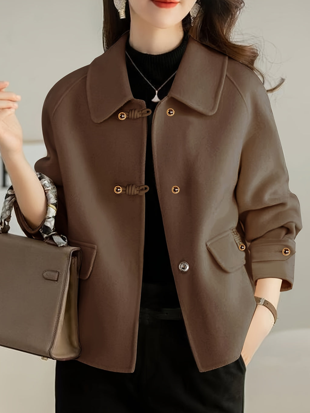 Jaqueta de Tweed Elegante com Botões de Pérola para Mulheres - Casaco com Gola e Entalhe, Bolso Estruturado, Blazer Solto para Uso em Todas as Estações, Casual a Profissional (Marrom/Bege/Preto) - Lavagem à Mão/Limpeza a Seco