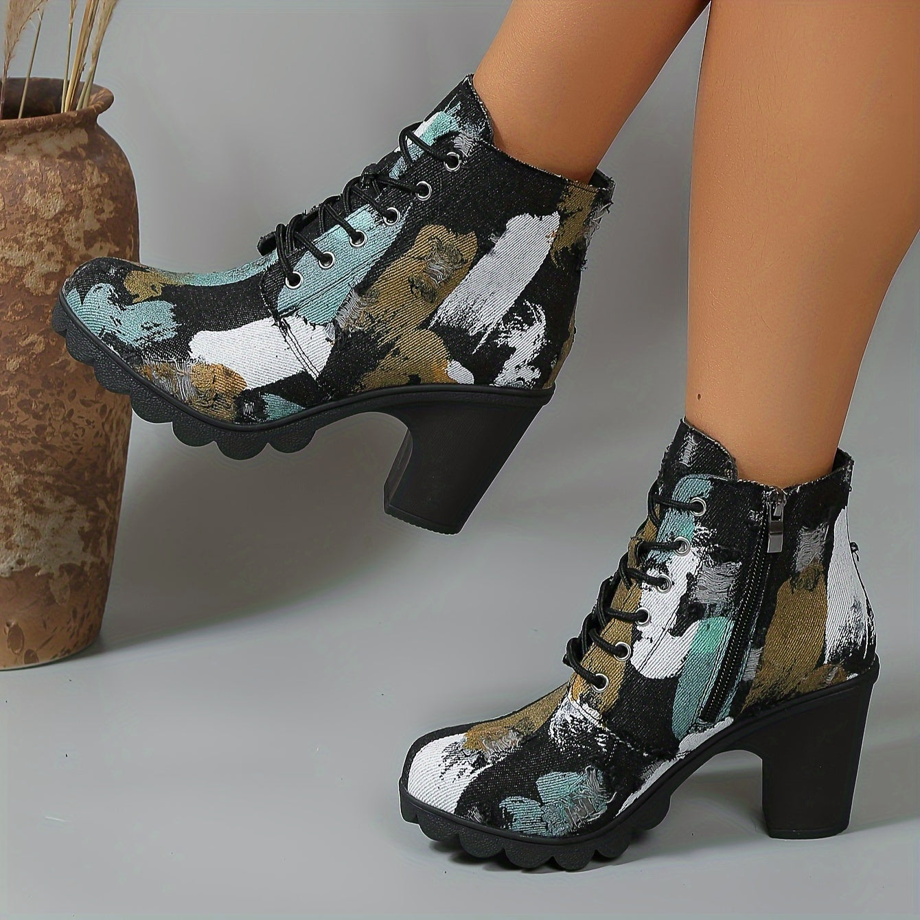 Botas de Tecido Estilo Desgastado para Mulheres com Salto Médio Robusto, Zíper Lateral & Bico Redondo - Botas Tornozelo Versáteis do Casual ao Formal, Disponíveis em Largura Ampliada