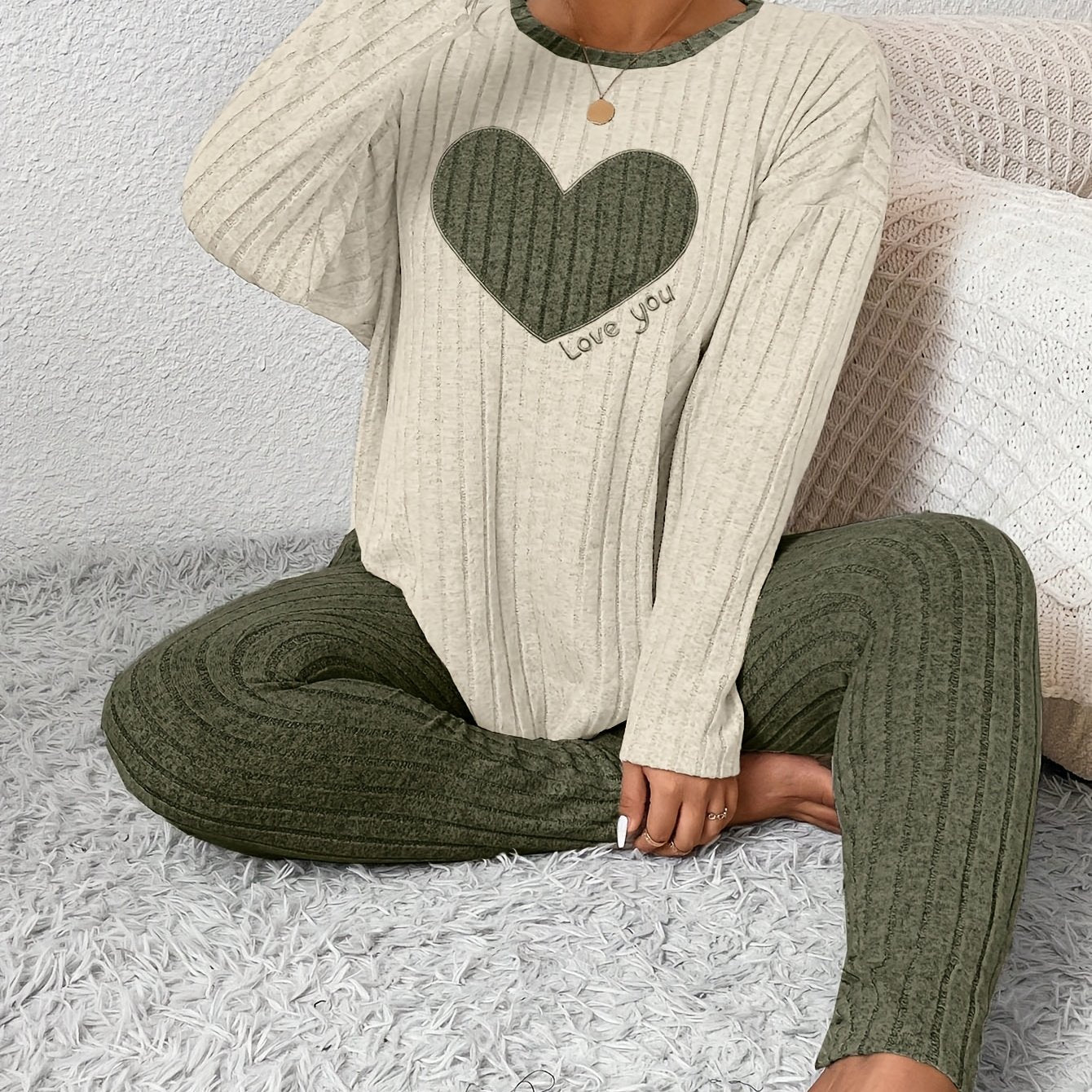 Elegant Heart Loungewear Set - Cozy Minimalist Design
