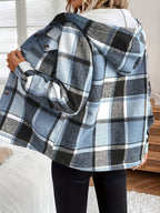 Casaco casual de xadrez com capuz para mulheres, forrado em fleece, camisa de poliéster 100% tecido, detalhe de botão, calor para todas as estações.