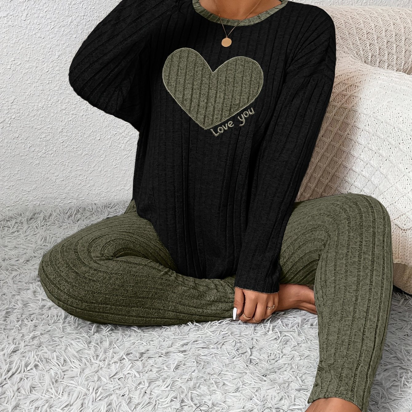Elegant Heart Loungewear Set - Cozy Minimalist Design