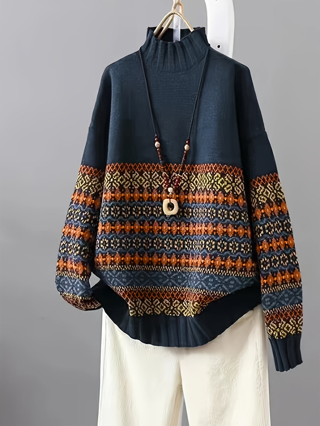 Suéter Vintage Jacquard de Gola Alta para Mulheres - Corte Solto, Preto com Estampa Floral Azul e Laranja, Calor Outono/Inverno, Design Elegante Inspirado no Oriente Médio, Suéter Clássico Feminino