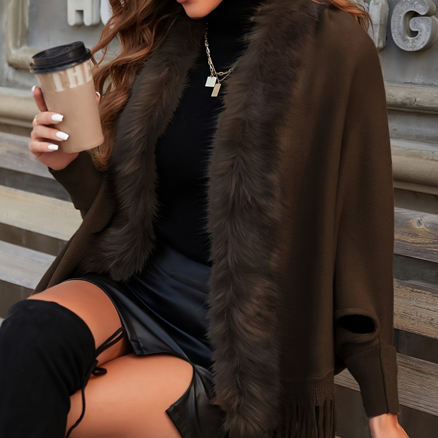 Elegant Faux Fur Collar Batwing Sleeve Poncho