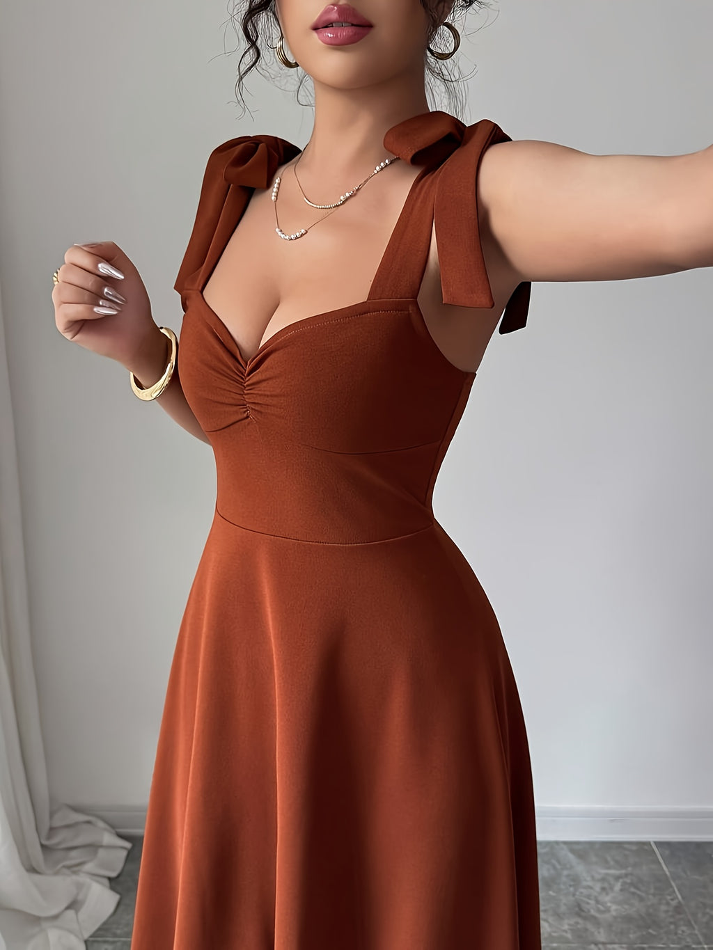 Vestido elegante sem mangas A-Line para mulher - Festa formal e casual, bainha evasê, cinto com tiras, fácil de usar no dia a dia e para saídas noturnas, peça versátil essencial do guarda-roupa, design sofisticado, costura de qualidade, roupa elegante, para amantes da moda