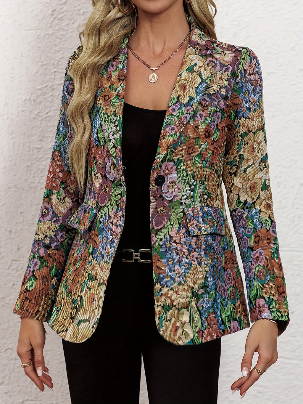Novo Blazer de Manga Comprida Elegante para Mulher, Estampado Floral e com Um Botão, Design de Comprimento Médio para a Primavera e o Outono.
