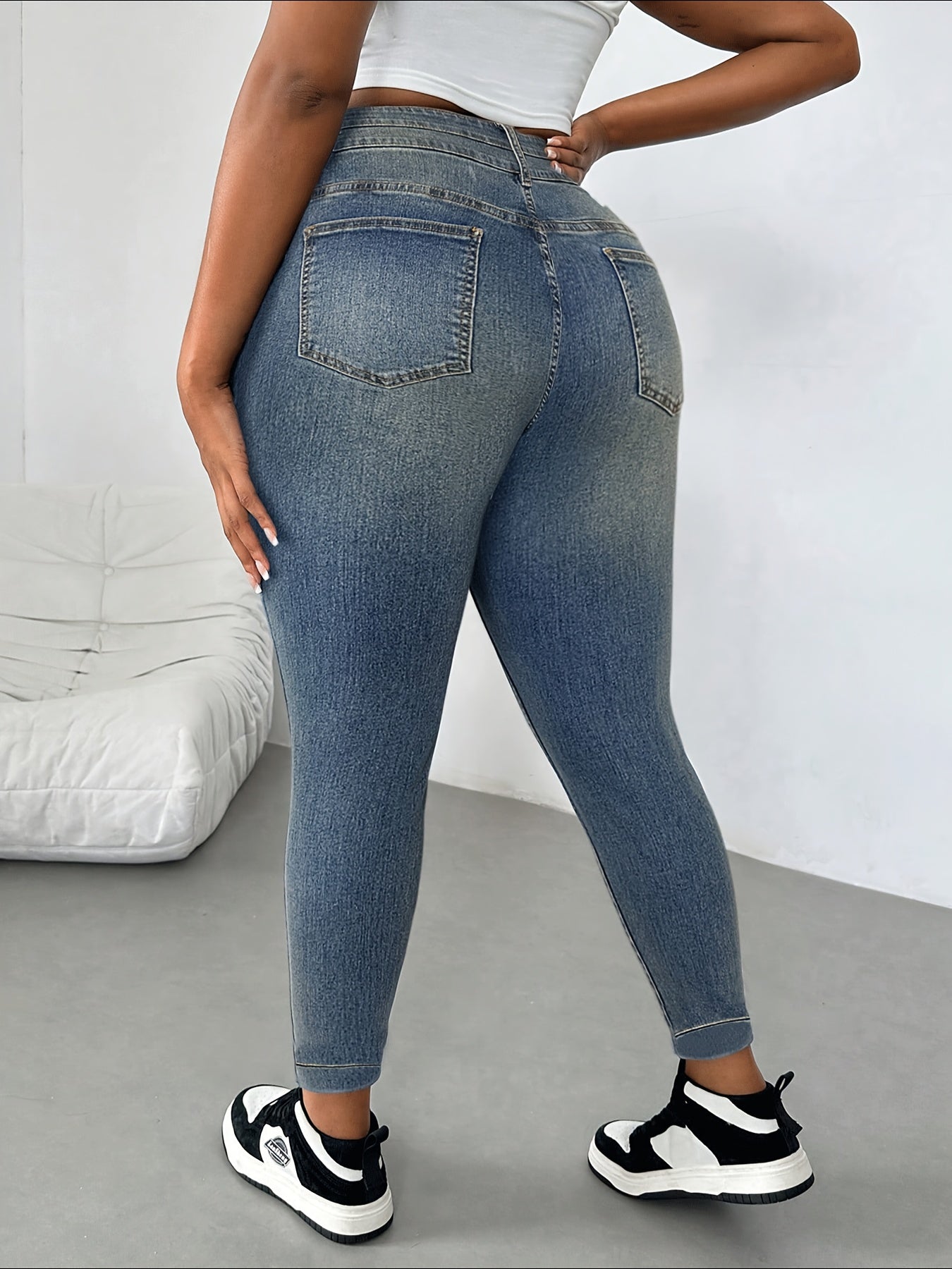 Jeans Elásticos Slim-Fit para Mulher - Estilo Elegante e Justo para o Outono, Perfeitos para Saídas Casuais, Calças de Ganga Elásticas de Cintura Subida.