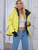 Jaqueta Acolchoada Elegante Bege Feminina - Casaco de Inverno Quente e Casual com Acabamento Preto, Mangas Compridas e Capuz com Zíper, Tecido de Poliéster para Conforto Externo