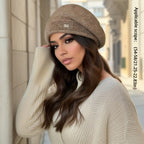 Gorro Feminino - Touca de Inverno Macia e Ajustável com Fecho de Botão, Leve e Confortável para Esportes e Looks Casuais, Lavagem Manual, Essencial para Calor ao Ar Livre, Acessório Versátil