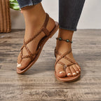 Sandálias de dedo slip-on casuais e elegantes com sola rasa, apresentando um design clássico de cor sólida e cruzes, perfeitas para usar ao ar livre.