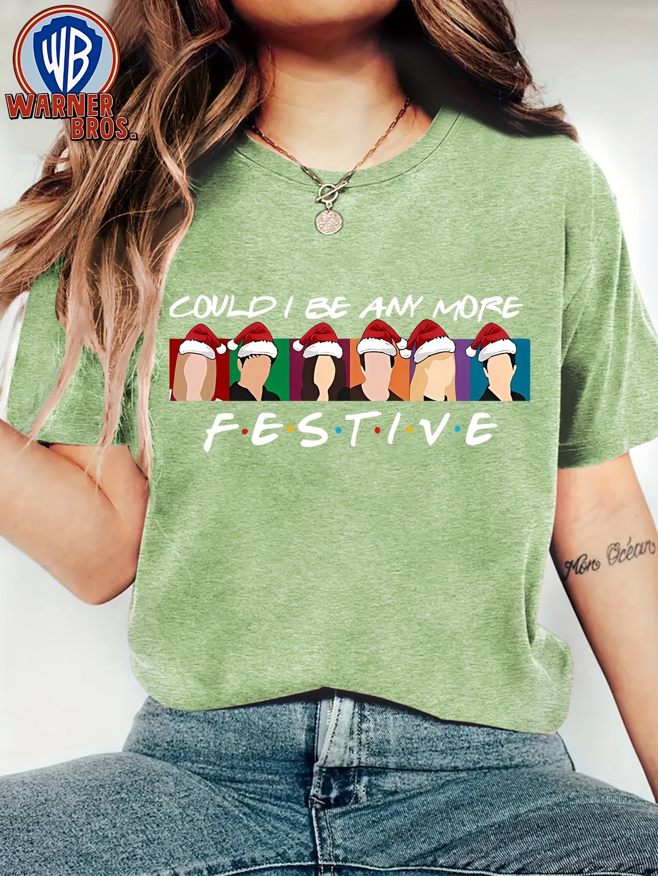 Camiseta de Natal para Amigas Mulheres, Impressão de Personagem de Desenho Animado de Chapéu de Natal, Estilo Clássico de Filme dos Anos 90 da Warner Bros., Estilo Retro Versátil para Férias e Viagens, Disponível em Múltiplas Cores S-XXL, Item de Presente para Dia do Professor, Camiseta de Professor para Mulheres, Camiseta de Professor Azul Royalty, Camiseta de Professor para Mulheres, Camiseta Engraçada de Amizade para Mulheres, Série de TV de Amizade, Artigo de Série de Amizade para Mulheres