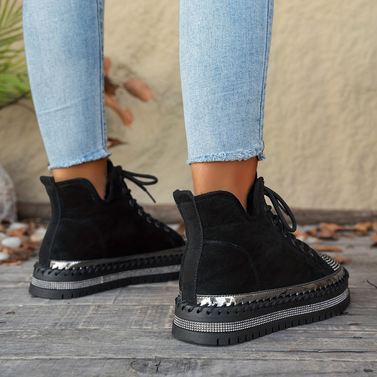 Botas de Inverno com Plataforma Grossa, Decoradas com Strass e Cadarço para Mulheres - Botins Cano Curto em Fleece, Sola Espessa de Borracha Redonda na Ponta, Brilhantes Bota de Neve para Natal, Ano Novo & Clima Frio (Preta) - Estilo Moda Coreana