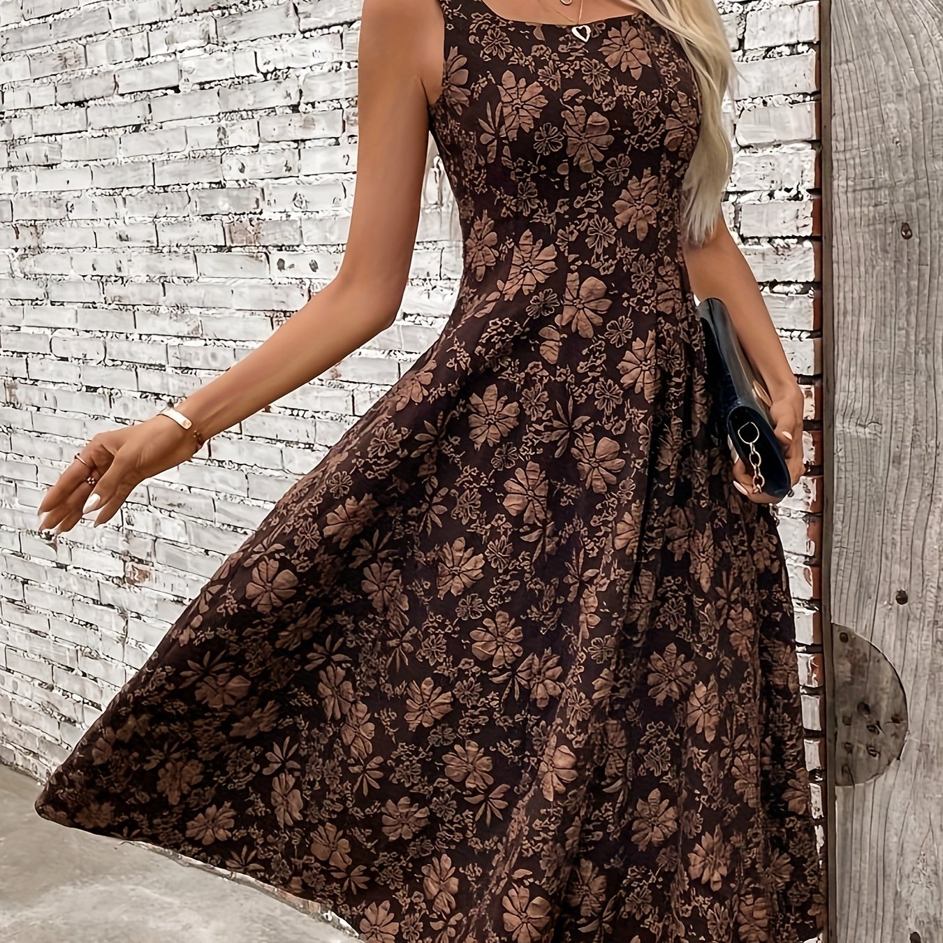 Elegant Sleeveless Floral Jacquard Maxi Dress
