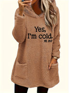 Moletom com Capuz de Urso Teddy "Sim, Estou Frio" para Mulheres - 100% Poliéster Ajuste Relaxado Manga Longa com Bolsos Duplos, Top Casual Forrado em Fleece Aconchegante para Outono & Inverno