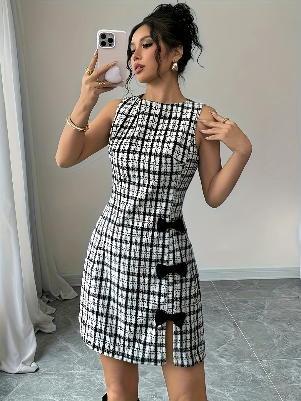 Vestido Curto Feminino Estilo Francês - Ajuste Slim Sem Mangas Gola Redonda com Laço Preto e Branco, Casual a Elegante para Primavera/Outono, Convidada de Casamento, Festa, Brunch - Coleção Especial Elegante (Sem Acolchoado)