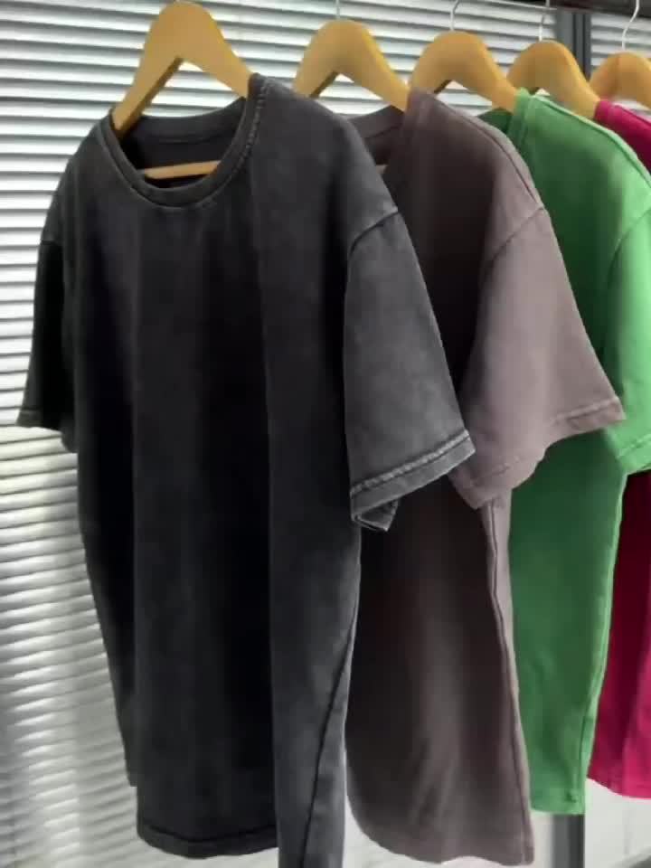 Camiseta Casual Feminina Plus Size Manga Curta Gola Redonda - Estampa de Bruxa e Celestial com Slogan "Wicked Changed for Good", Tecido Elástico Médio, Lavável em Máquina, Moda Verão, Vestuário Descontraído