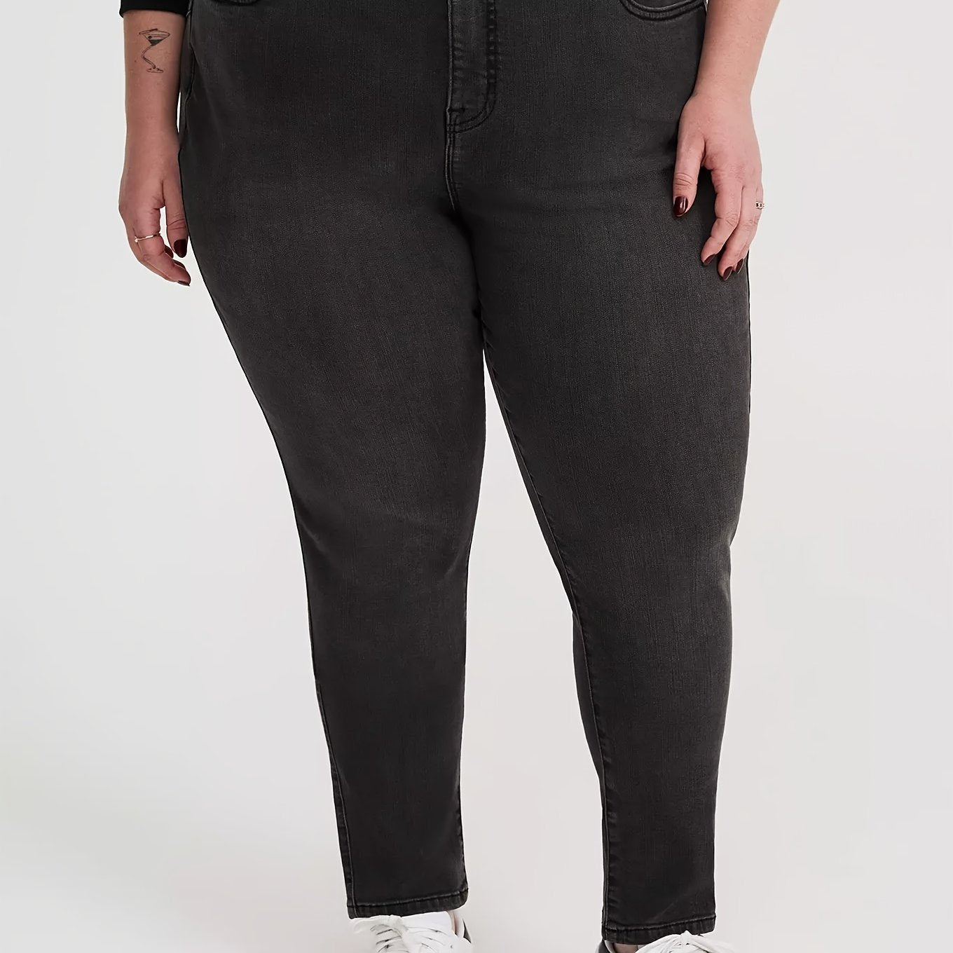 High-Waisted Plus Size Skinny Jeans - Dark Wash Magic