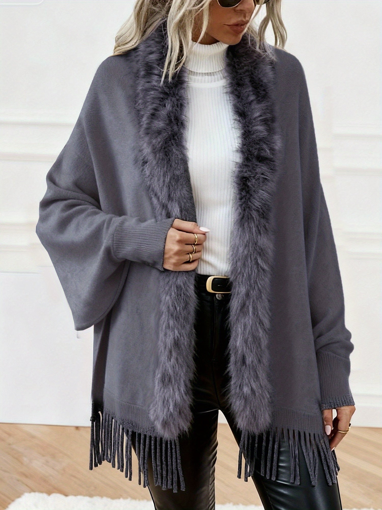1pc Casaco Cardigan Poncho de Mulher com Gola de Pelo Sintético e Mangas Morcego | Cor Sólida com Borlas, Acabamento de Pelo Fofinho, Estilo Europeu Elegante, Casaco de Camisola Quente para Outono/Inverno, 70% Acrílico 30%, Lavar à Mão, Ideal para Deslocações e Uso Doméstico