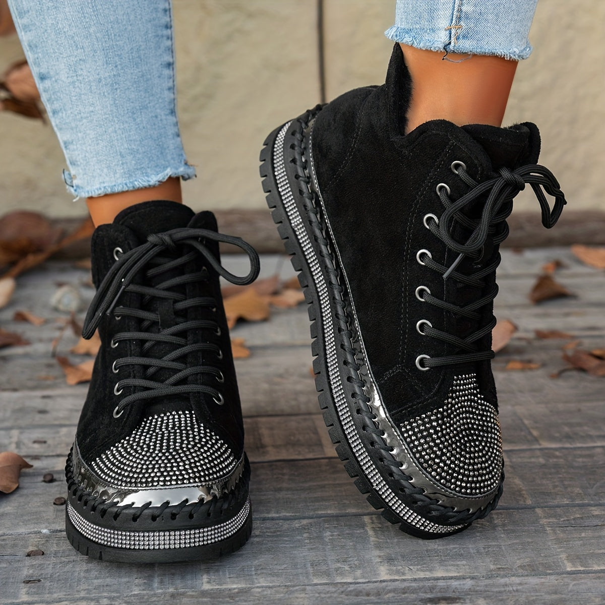 Botas de Inverno com Plataforma Grossa, Decoradas com Strass e Cadarço para Mulheres - Botins Cano Curto em Fleece, Sola Espessa de Borracha Redonda na Ponta, Brilhantes Bota de Neve para Natal, Ano Novo & Clima Frio (Preta) - Estilo Moda Coreana