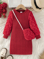 Vestido para meninas e bolsa de cor sólida. A blusa de gola redonda e manga longa é feita de tecido canelado aveludado, com mangas estampadas em padrão de botões de rosa em material fofo como rosas peludas—ideal para uso casual ao ar livre na primavera ou outono