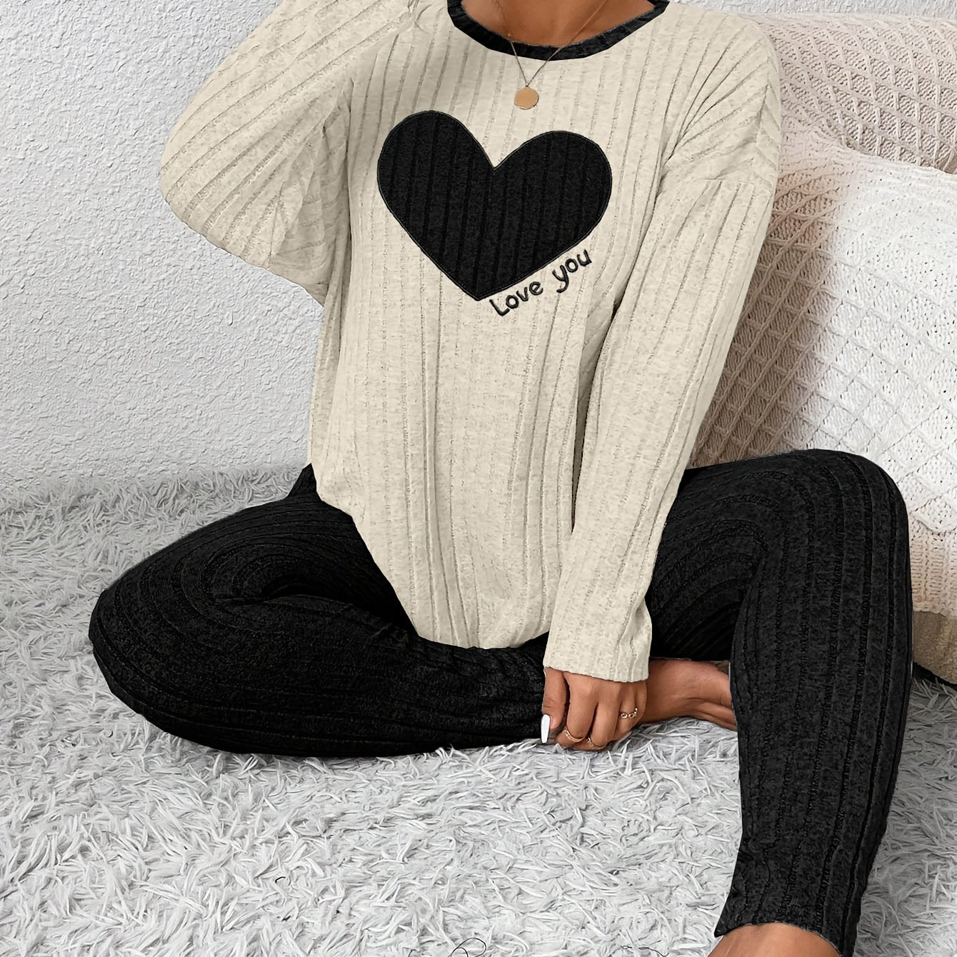 Elegant Heart Loungewear Set - Cozy Minimalist Design
