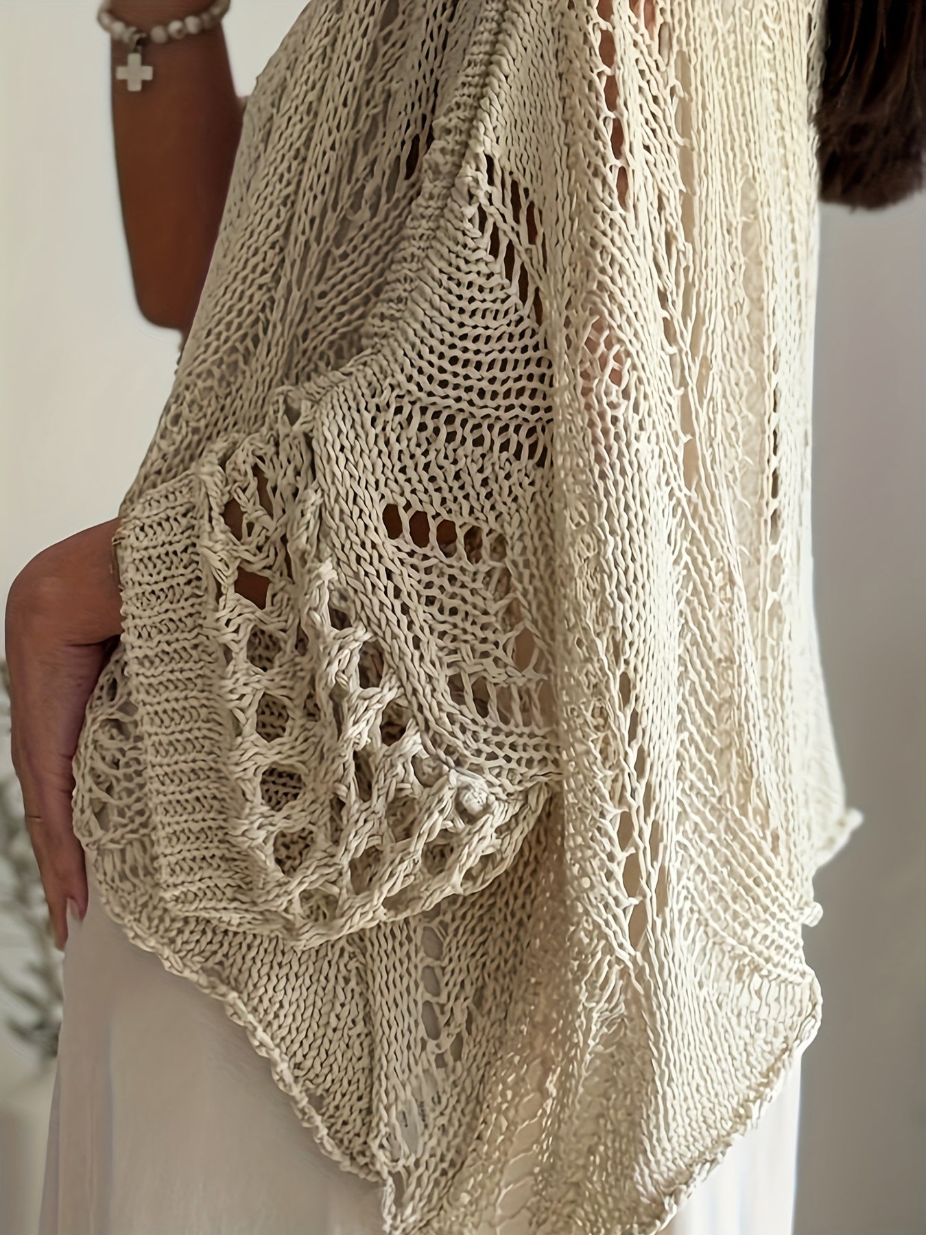 Plus Size, Top Casual Feminino com Recorte Geométrico e Manga 3/4 - Cobertura Protetora Solar Solta para Primavera/Verão, Roupa de Praia Translúcida e Respirável, Camada de Proteção Solar, Estampa Crochê, Tecido Lavável à Mão, Elasticidade Média