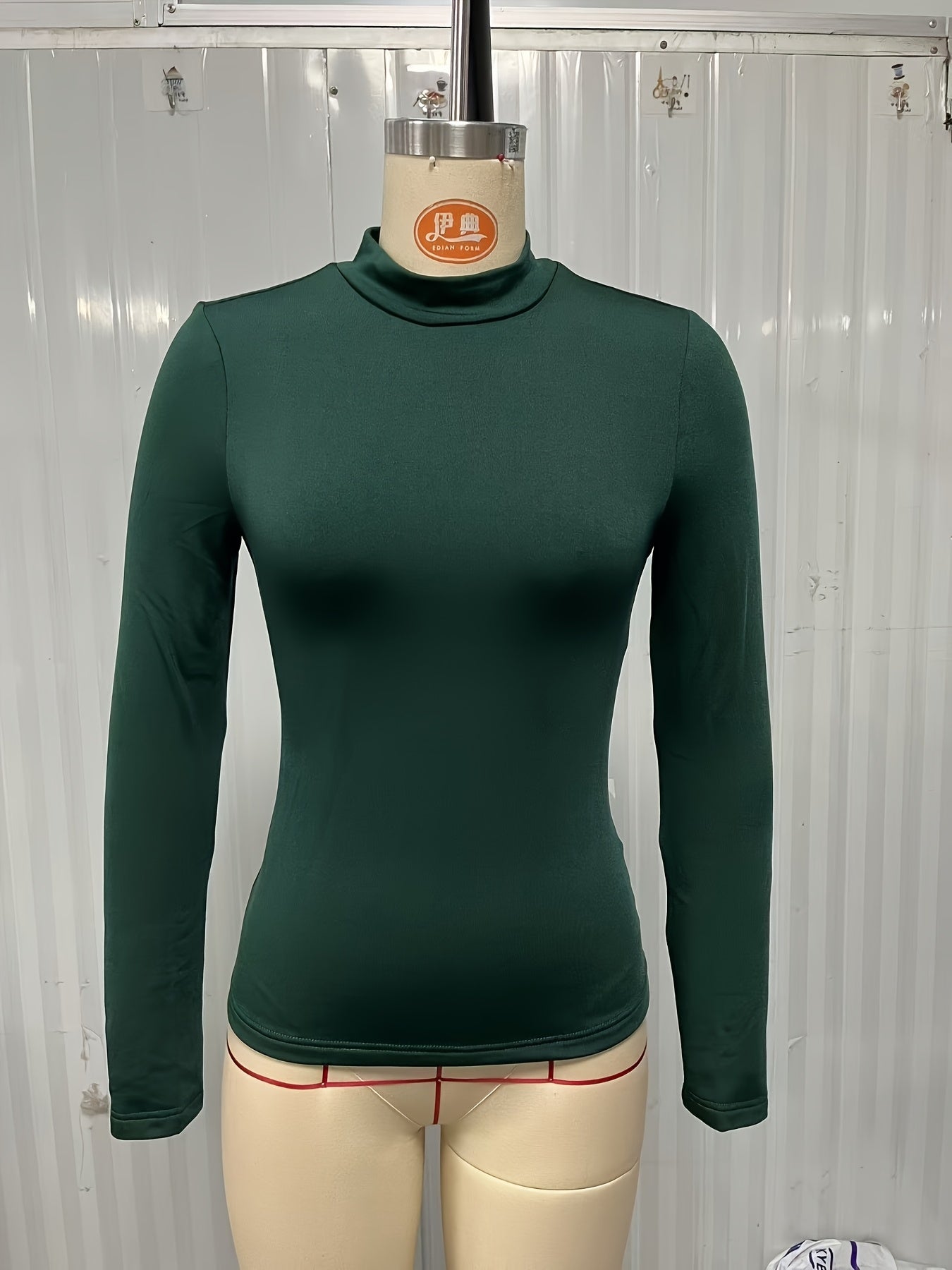 Top Térmico Feminino - Tecido Macio e Elástico, Preto Sólido, Lavável à Máquina, Corte Slim para Uso Casual