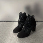 Botas Femininas de Tornozelo: Preto com renda bordada - salto bloco em malha, estilo Gótico e Bohemian. Presente ideal para mulheres, perfeitas para vestidos elegantes, festas, casamentos e viagens