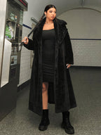 Casaco de pelo falso de cor sólida de tamanho grande, elegante casaco comprido com gola de lapela e mangas compridas para o outono e inverno, roupa de tamanho grande para mulher