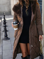 Casaco de inverno longo e quente com capuz forrado de pele sintética para mulher - Acolhedor e quente, com fecho de correr, ajuste solto e casual, cor castanha sólida, perfeito para looks de clima frio, casacos de inverno