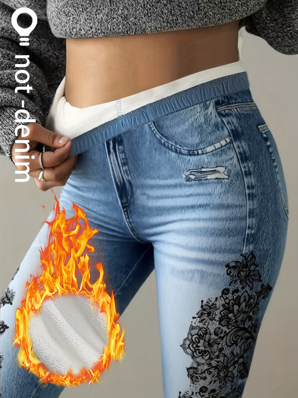 【imitação denim】Estas são leggings com forro polar, estilo denim falso, para o outono e inverno, concebidas para um visual moderno e casual. São modernas para mulheres, adequadas para deslocações diárias e looks versáteis. As leggings apresentam um design estampado.