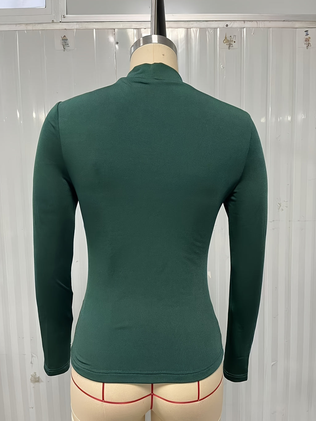 Top Térmico Feminino - Tecido Macio e Elástico, Preto Sólido, Lavável à Máquina, Corte Slim para Uso Casual