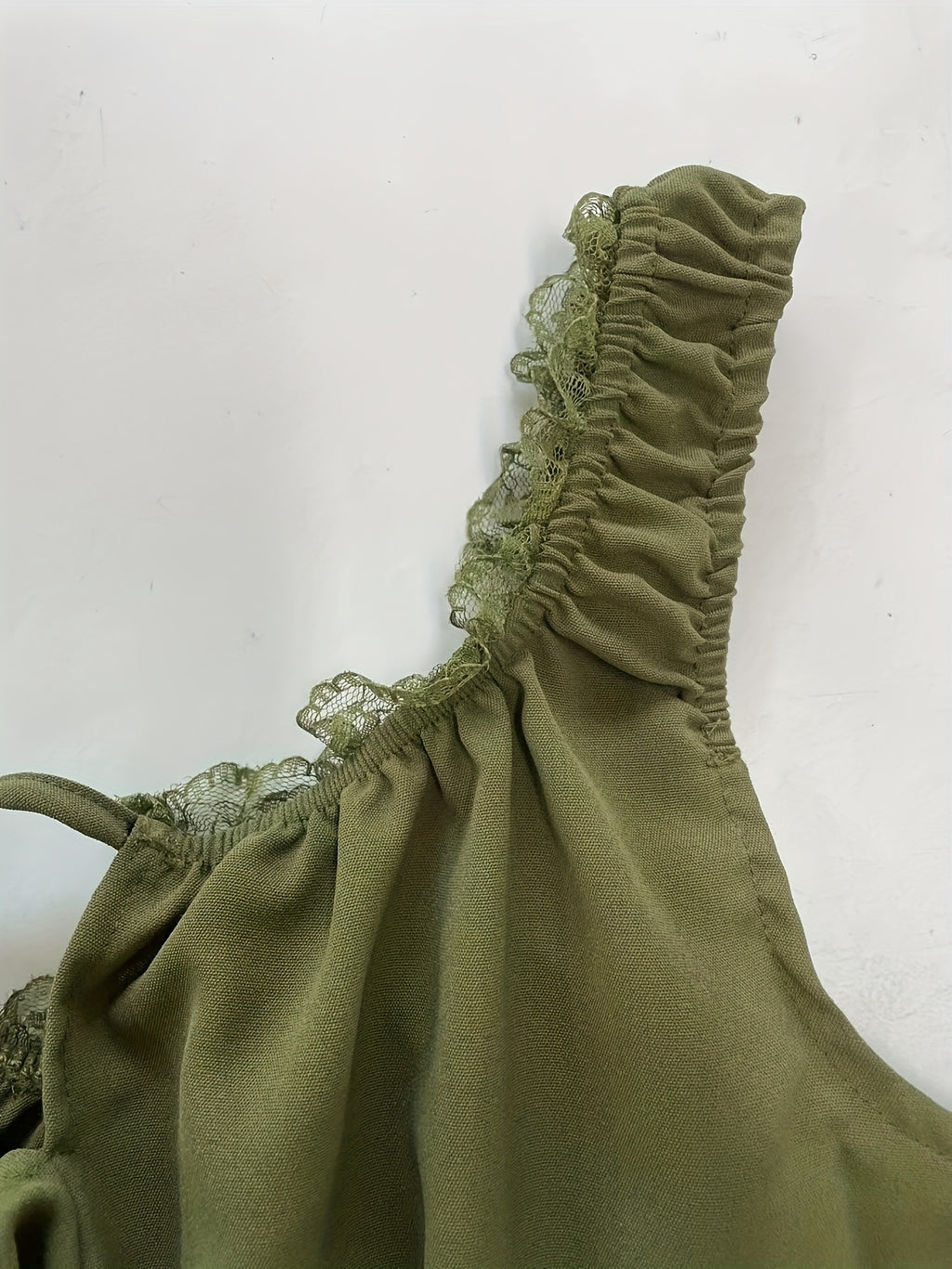 Vestido Feminino Elegante Verde Oliva com Detalhes em Renda e Decote Quadrado - Cintura Ajustada, Vestido de Cor Sólida para Primavera Verão Outono, Lavável à Máquina, Modelo Justo, Moda Estacional, Traje Formal, Tecido Macio