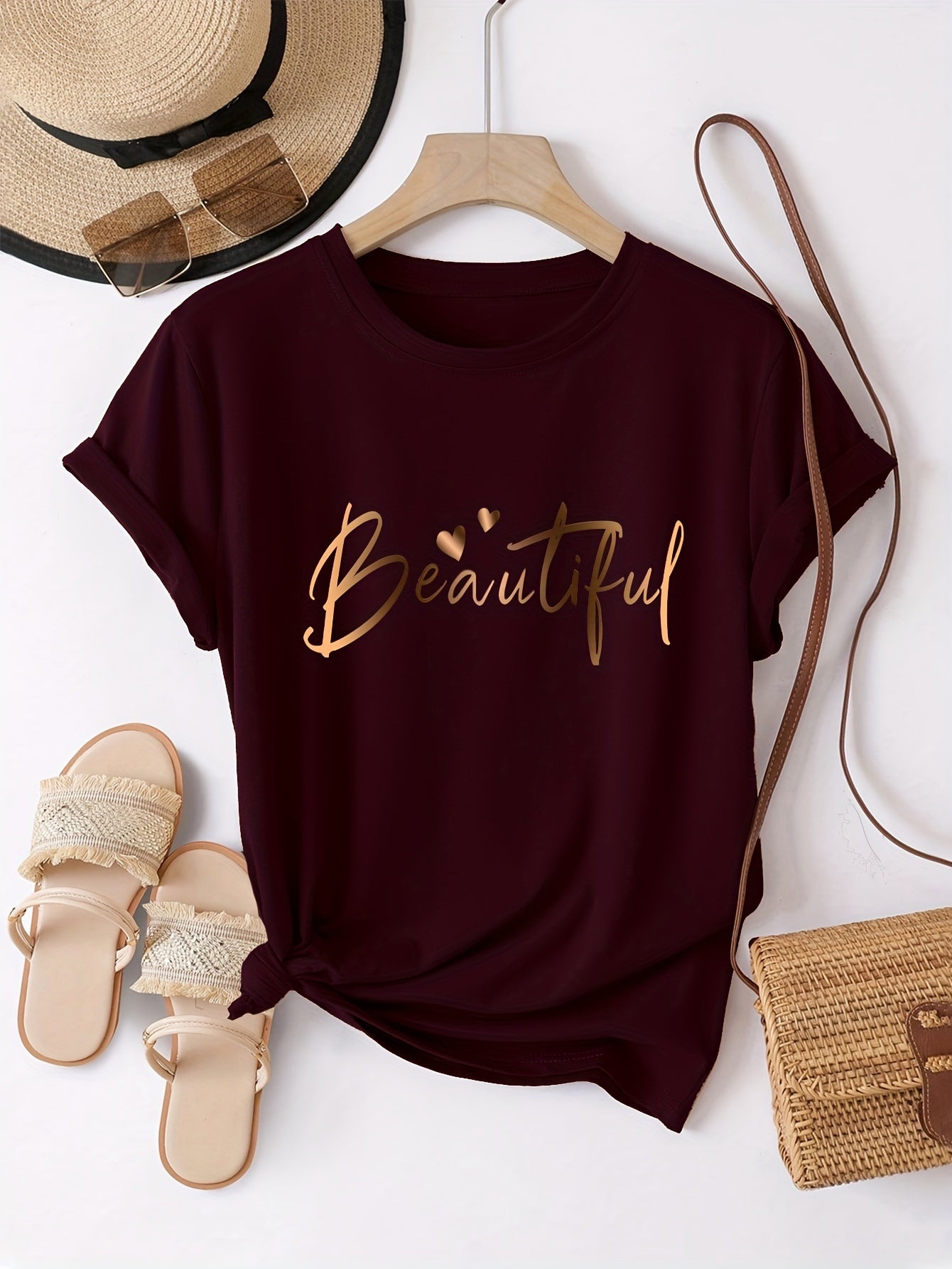 T-shirt casual de gola redonda para mulheres com estampa de coração e letra - Design "Belo", manga curta, ajuste solto, preto, perfeito para primavera/verão/outono, T-shirts femininas