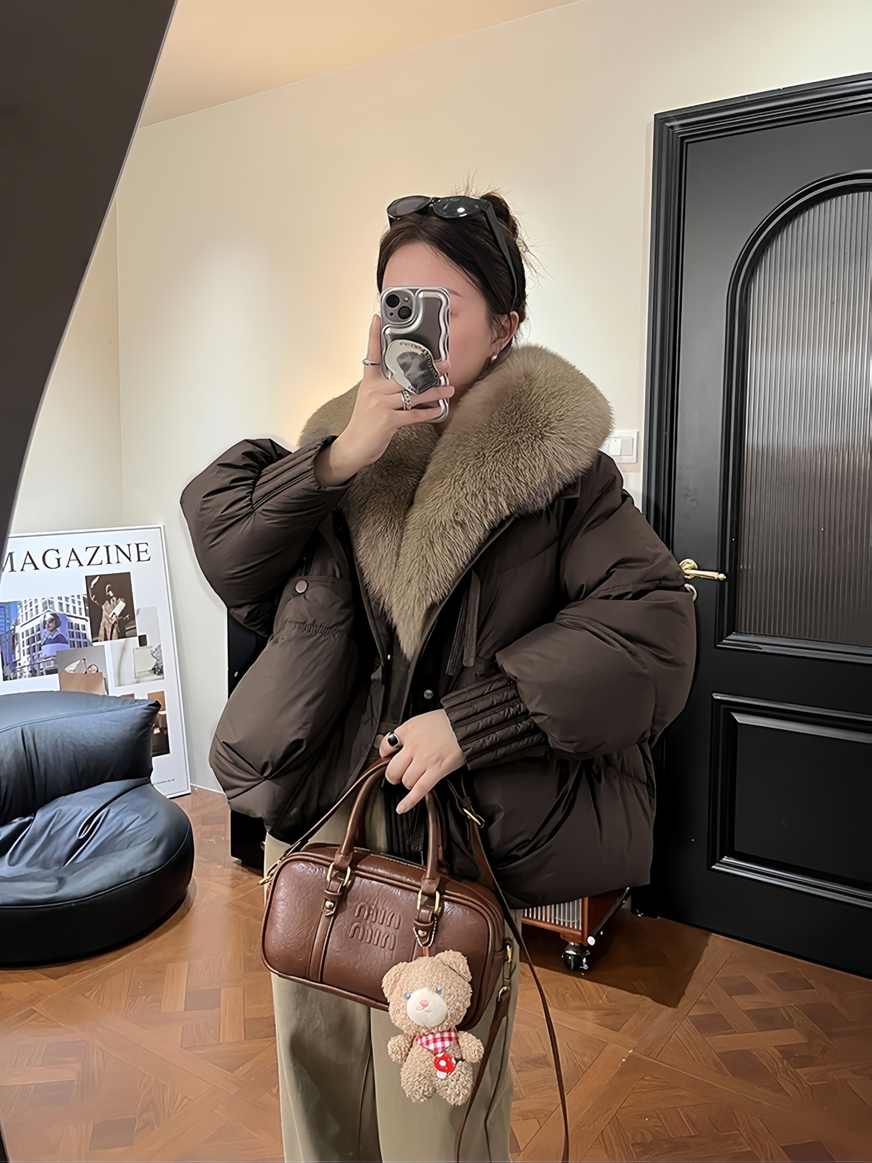 Casaco de Inverno Feminino com Gola em Pele Sintética, Acolchoado Curto Estiloso e Jovem para Looks Descontraídos