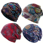 Conjunto de 4 Gorros de Boêmia Estilo para Mulheres com Padrões Florais - um Lenço de Cabeça Confortável e Leve Adequado para Outono e Inverno, Esticado Ouf para Uso em Quimioterapia, Somente Lavagem à Mão, com Designes de Penas Brilhantes e Florais em Cinza, Vermelho, Azul e Preto, Oferecendo Chapéus Confortáveis.