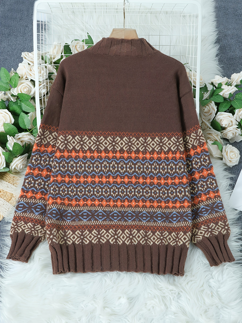 Suéter Vintage Jacquard de Gola Alta para Mulheres - Corte Solto, Preto com Estampa Floral Azul e Laranja, Calor Outono/Inverno, Design Elegante Inspirado no Oriente Médio, Suéter Clássico Feminino