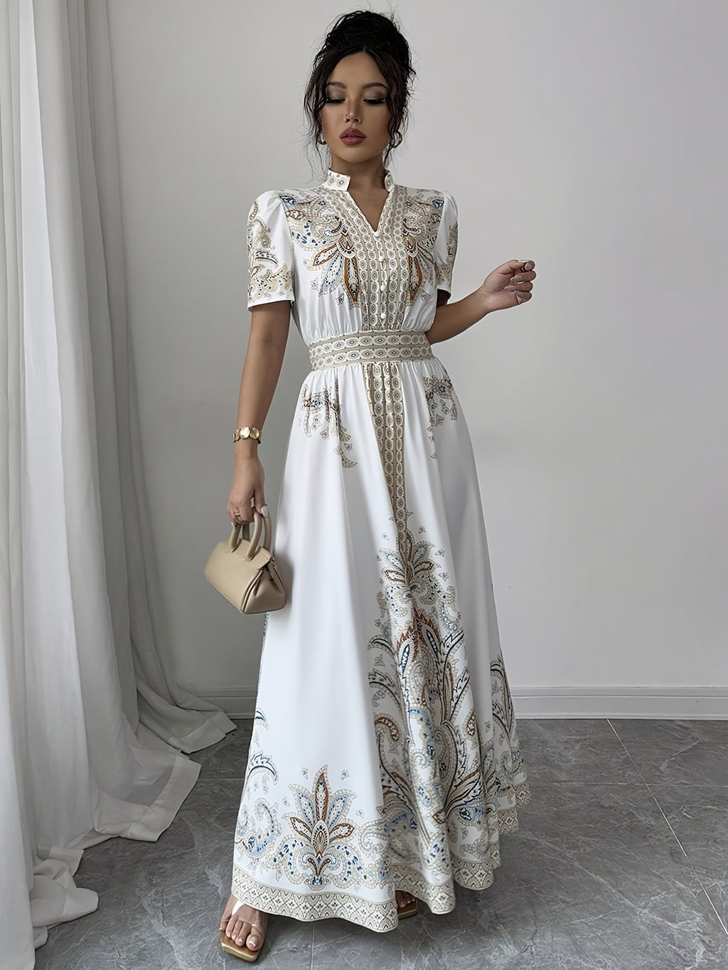 Vestido Maxi Elegante com Estampa Floral Bohemiana com Mangas Puff e Cintura Cinchada - Branco com Acentos Azuis e Dourados, Perfeito para Primavera/Verão/Outono, Vestuário Casual Elegante | Vestido com Estampa Floral | Design de Cintura Cinchada, Vestido Floral