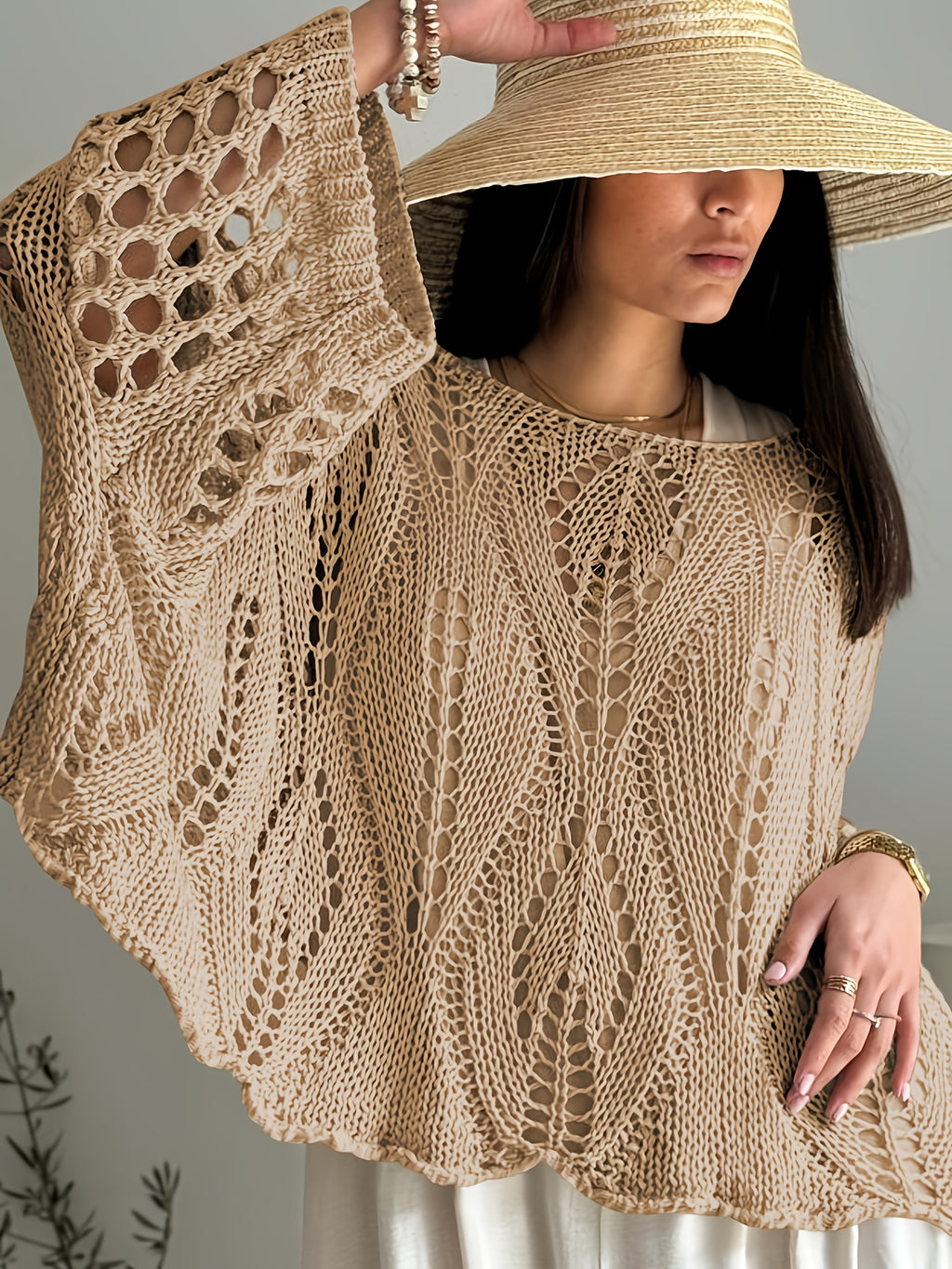 Plus Size, Top Casual Feminino com Recorte Geométrico e Manga 3/4 - Cobertura Protetora Solar Solta para Primavera/Verão, Roupa de Praia Translúcida e Respirável, Camada de Proteção Solar, Estampa Crochê, Tecido Lavável à Mão, Elasticidade Média