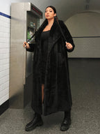 Casaco de pelo falso de cor sólida de tamanho grande, elegante casaco comprido com gola de lapela e mangas compridas para o outono e inverno, roupa de tamanho grande para mulher