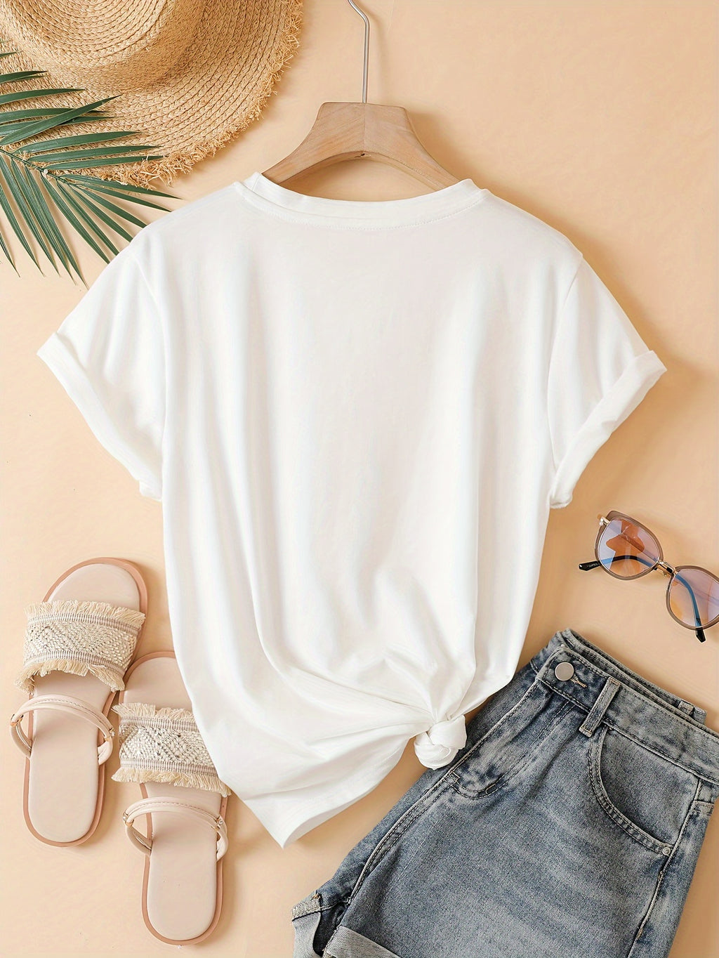 T-shirt casual de gola redonda para mulheres com estampa de coração e letra - Design "Belo", manga curta, ajuste solto, preto, perfeito para primavera/verão/outono, T-shirts femininas