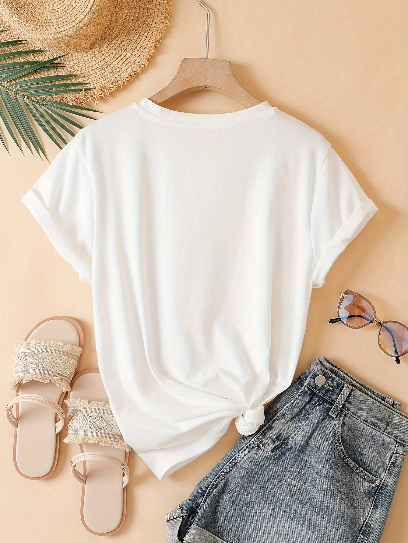 T-shirt casual de gola redonda para mulheres com estampa de coração e letra - Design "Belo", manga curta, ajuste solto, preto, perfeito para primavera/verão/outono, T-shirts femininas