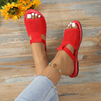 Sandálias planas de malha de cor sólida para mulheres no verão, confortáveis e leves, ideais para a praia, versáteis e casuais para uso ao ar livre.