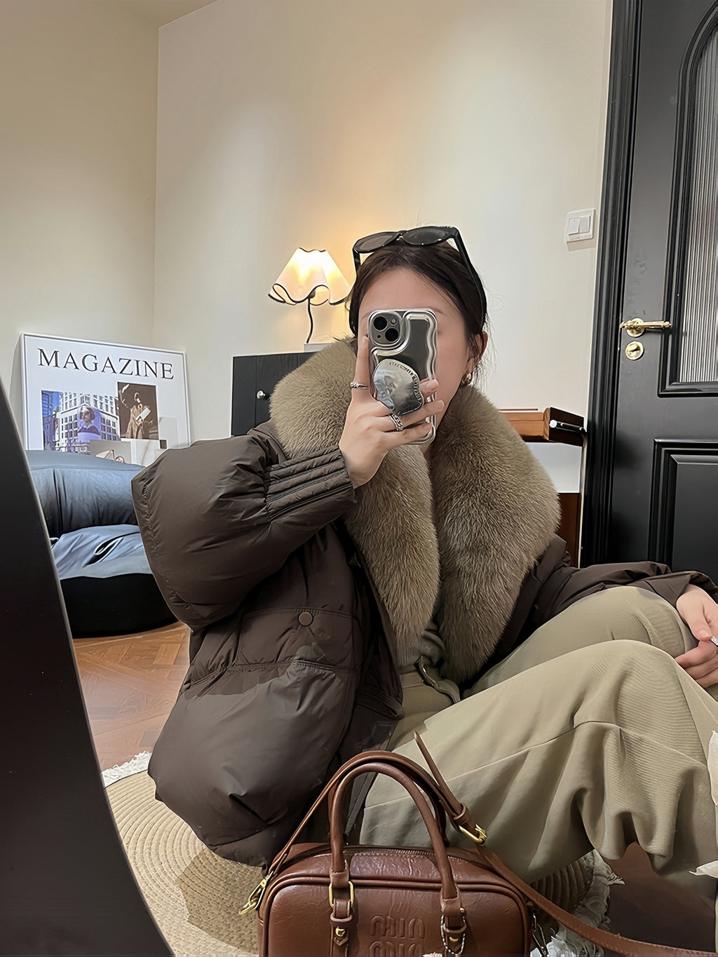 Casaco de Inverno Feminino com Gola em Pele Sintética, Acolchoado Curto Estiloso e Jovem para Looks Descontraídos