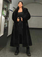 Casaco de pelo falso de cor sólida de tamanho grande, elegante casaco comprido com gola de lapela e mangas compridas para o outono e inverno, roupa de tamanho grande para mulher