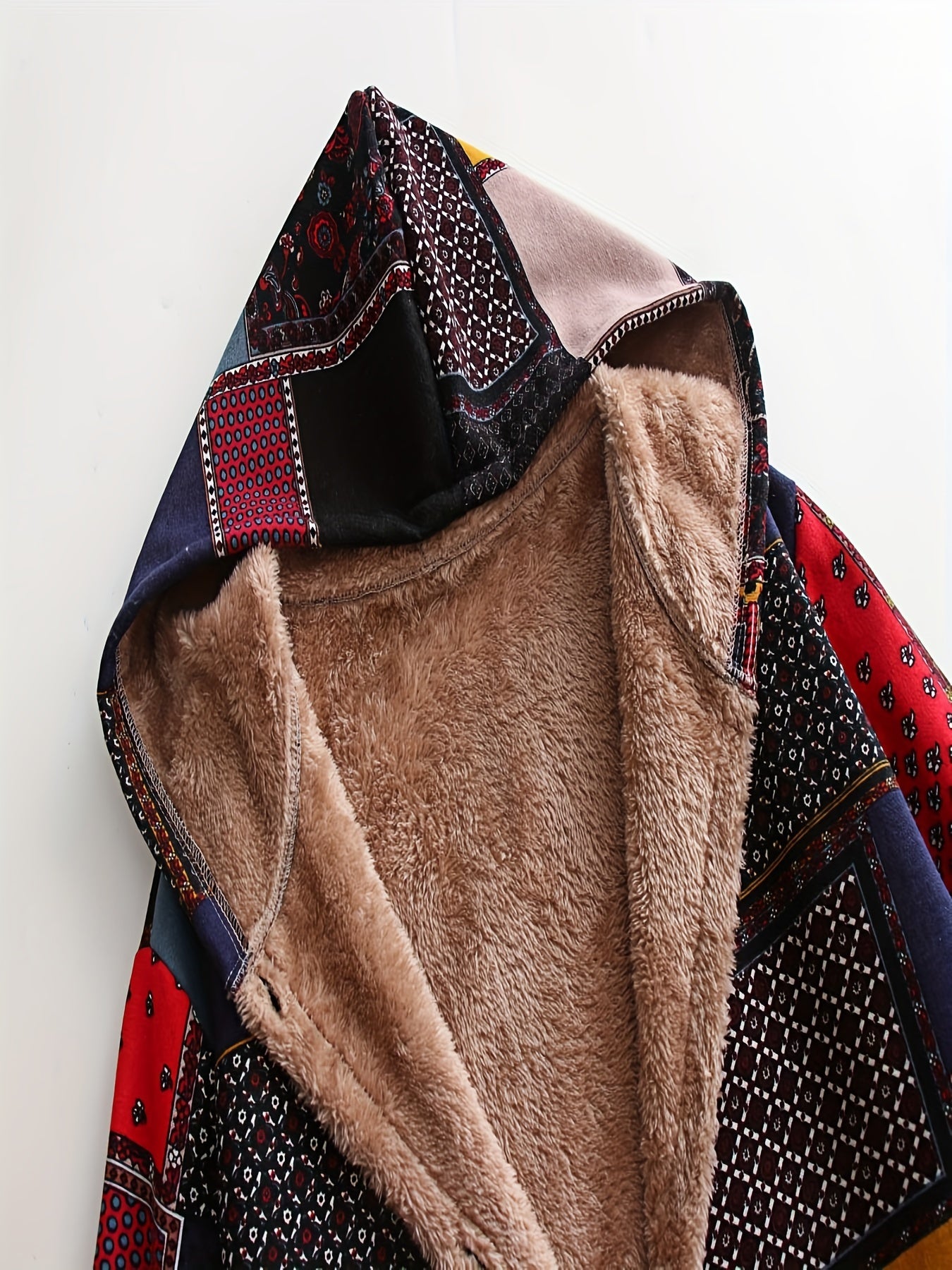 Jaqueta de Pelúcia Quente com Capuz para Mulheres Tamanho Grande