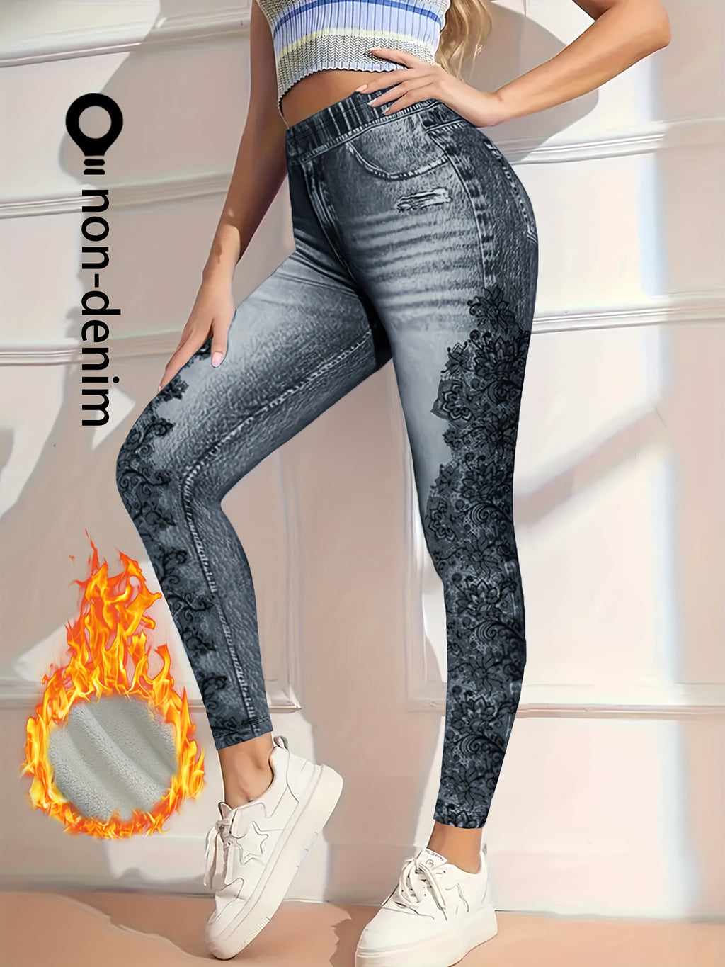 【imitação denim】Estas são leggings com forro polar, estilo denim falso, para o outono e inverno, concebidas para um visual moderno e casual. São modernas para mulheres, adequadas para deslocações diárias e looks versáteis. As leggings apresentam um design estampado.