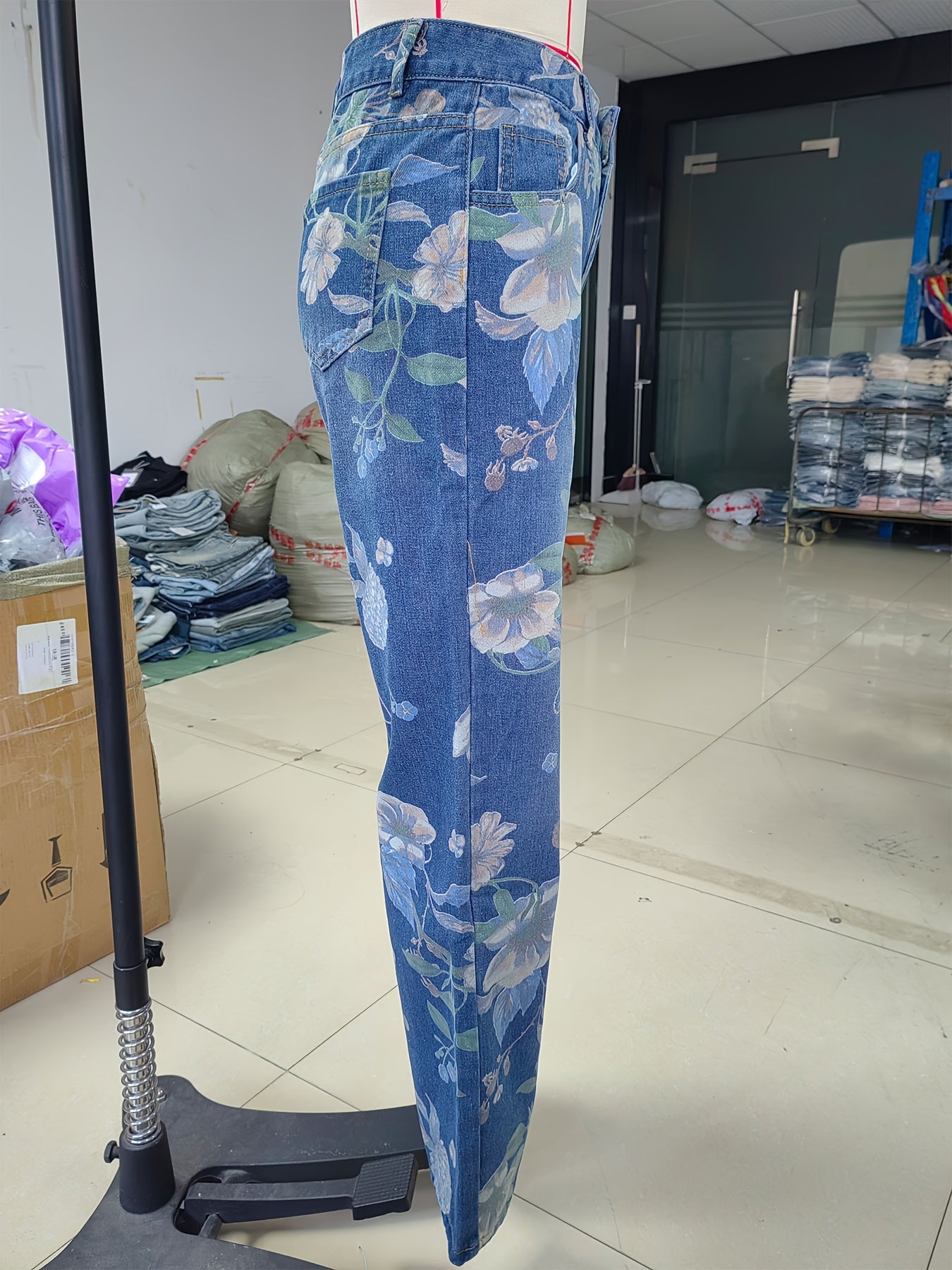 Calças Retas com Estampa Floral