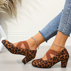 Oferta Especial de Saltos Altos Casuais com Tira Cruzada 780 - 5000 Pares