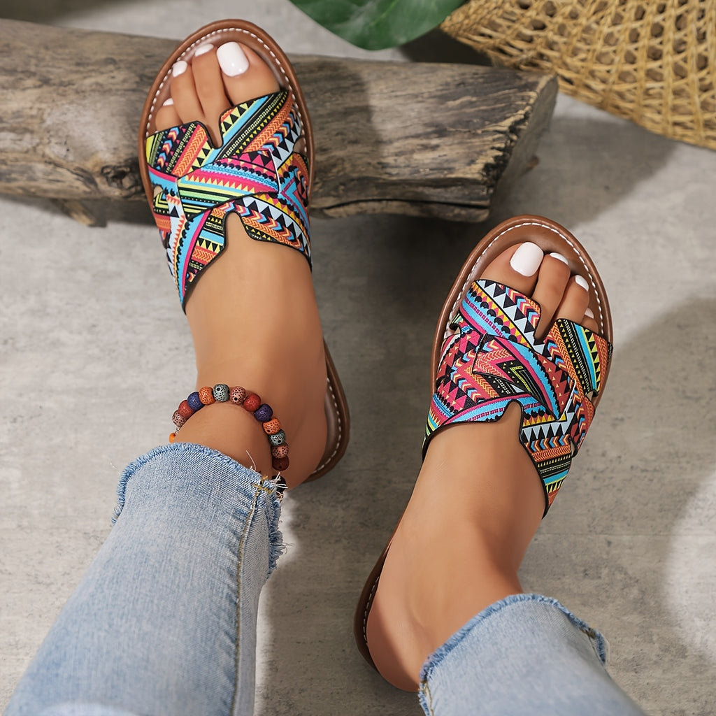 Sandálias de Verão Casuais para Mulheres - Elegantes Chinelos Planos de Dedo Aberto com Padrão Geométrico Vibrante, Cano Marrom e Sola de Borracha Preta, Perfeitas para a Praia ou Vestuário Casual, Calçado de Praia | Sandálias com Padrão Geométrico | Sandálias com Cano de Lona