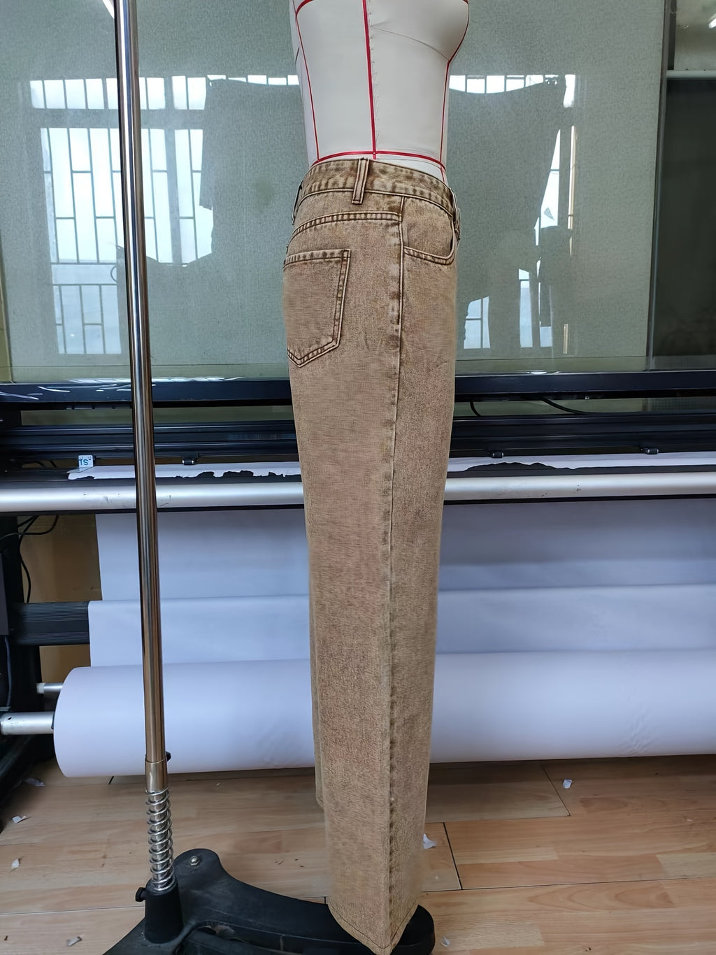 Calças Jeans de Cintura Alta e Perna Larga - Lavagem Marrom, Modelo Reto com Fechamento por Botão (Sem Cinto), Casual a Formal para Todos os Estilos do Ano em Cor Sólida Elegante Para Noite & Dia-a-Dia (Lavável na Máquina)